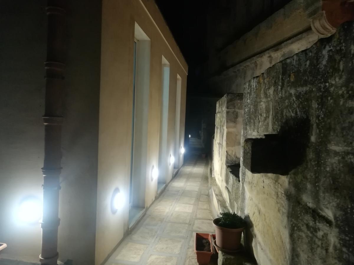 Bed and Breakfast Dimora Dell'Artista Lecce Zewnętrze zdjęcie