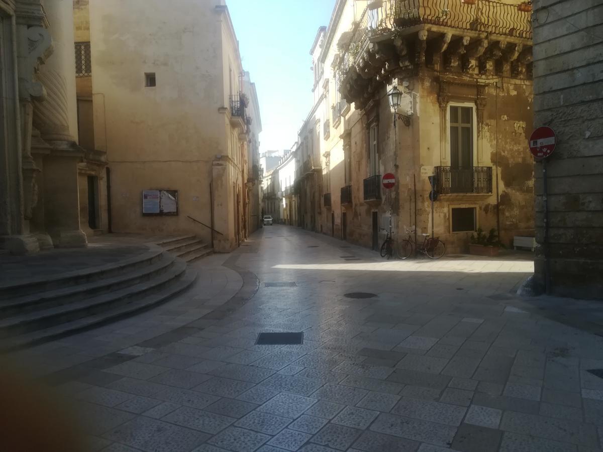 Bed and Breakfast Dimora Dell'Artista Lecce Zewnętrze zdjęcie