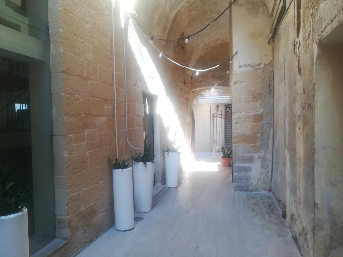 Bed and Breakfast Dimora Dell'Artista Lecce Zewnętrze zdjęcie