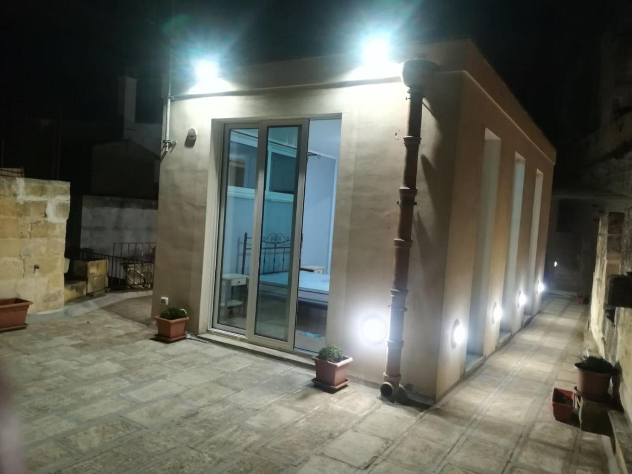 Bed and Breakfast Dimora Dell'Artista Lecce Zewnętrze zdjęcie