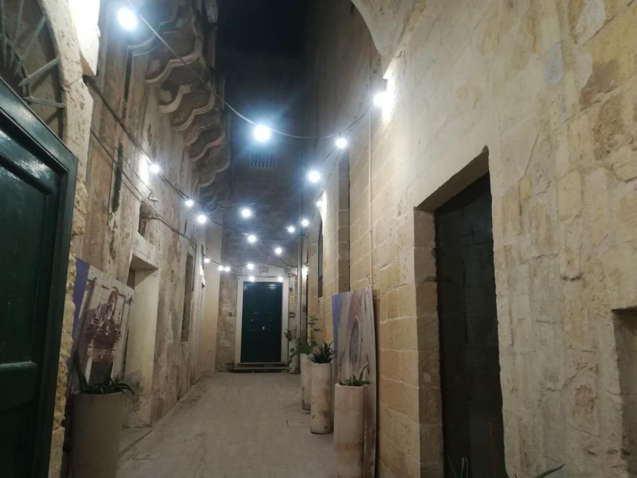 Bed and Breakfast Dimora Dell'Artista Lecce Zewnętrze zdjęcie