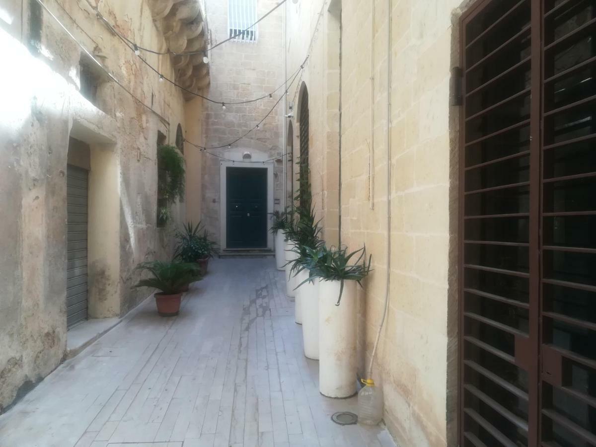 Bed and Breakfast Dimora Dell'Artista Lecce Zewnętrze zdjęcie