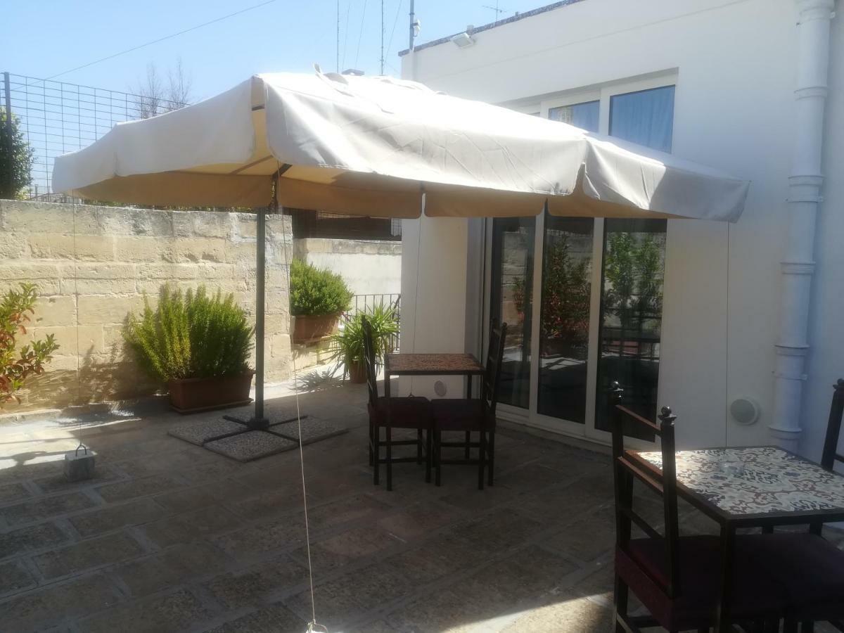 Bed and Breakfast Dimora Dell'Artista Lecce Zewnętrze zdjęcie